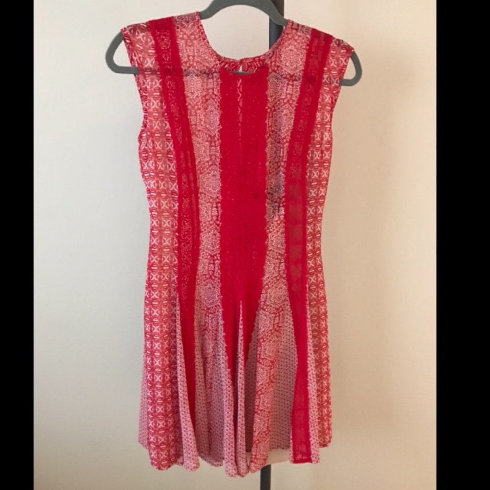 BCBG Maxazria - Red lace cocktail dress